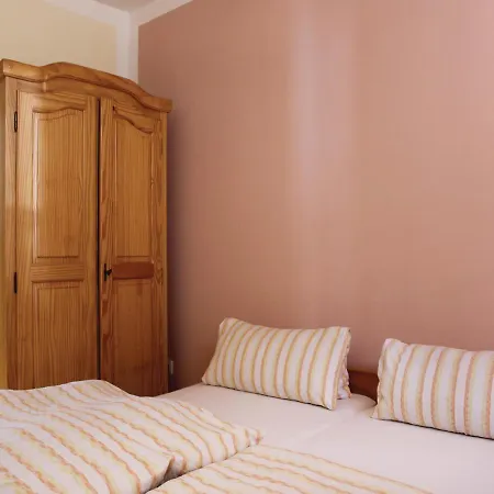Four Bedroom Holiday In Nyaraló *