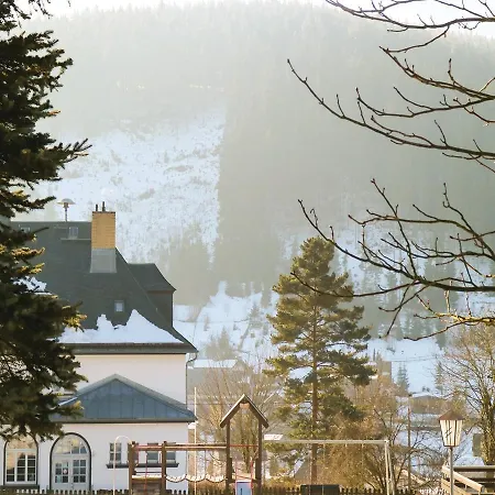 Four Bedroom Holiday In *